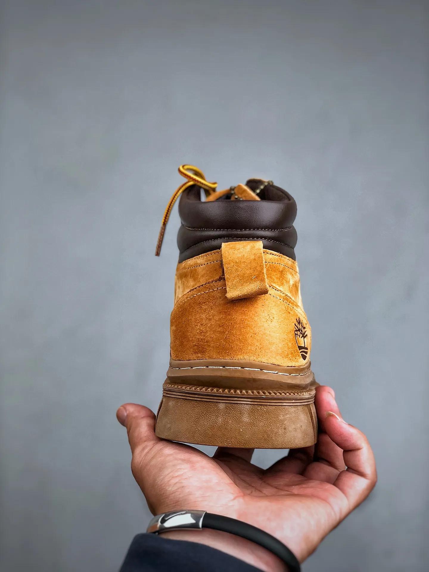 Pick up locally 💰560 Support store Timberland outdoor mid-cut casual rhubarb boots Guangdong factory quality Original box original packaging The fabric is made of Italian 🇮🇹 top-grade frosted fine-grained cowhide. It is paired with anti-odor and anti-corrosion genuine leather latex insoles to give you a perfect wearing experience. High-quality and durable, a must-have for sportsmen. Specially designed to treat handsome men. High-quality and first-class foot feel. Size: 39 40 41 42 43 44 (leather shoe size)